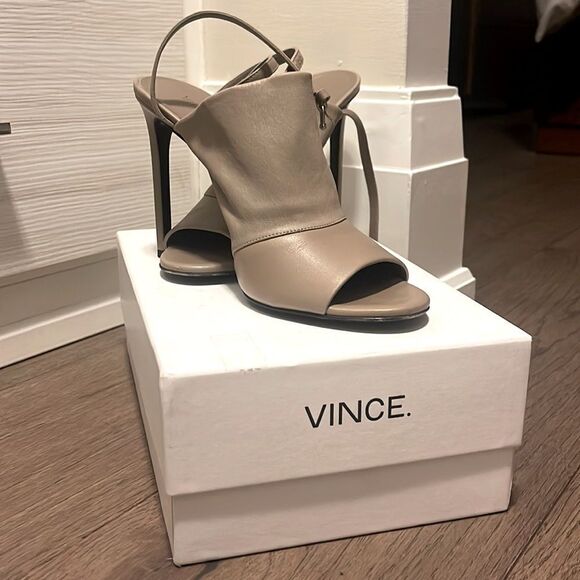 VINCE Sandals - size 40 - Picture 1 of 4